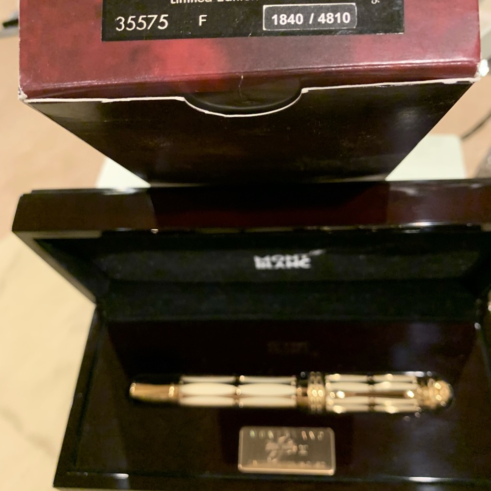 Pope Julius Fountain Pen by Mont Blanc